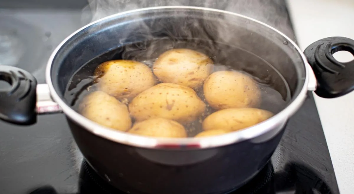 Не выливайте воду, в которой варилась картошка