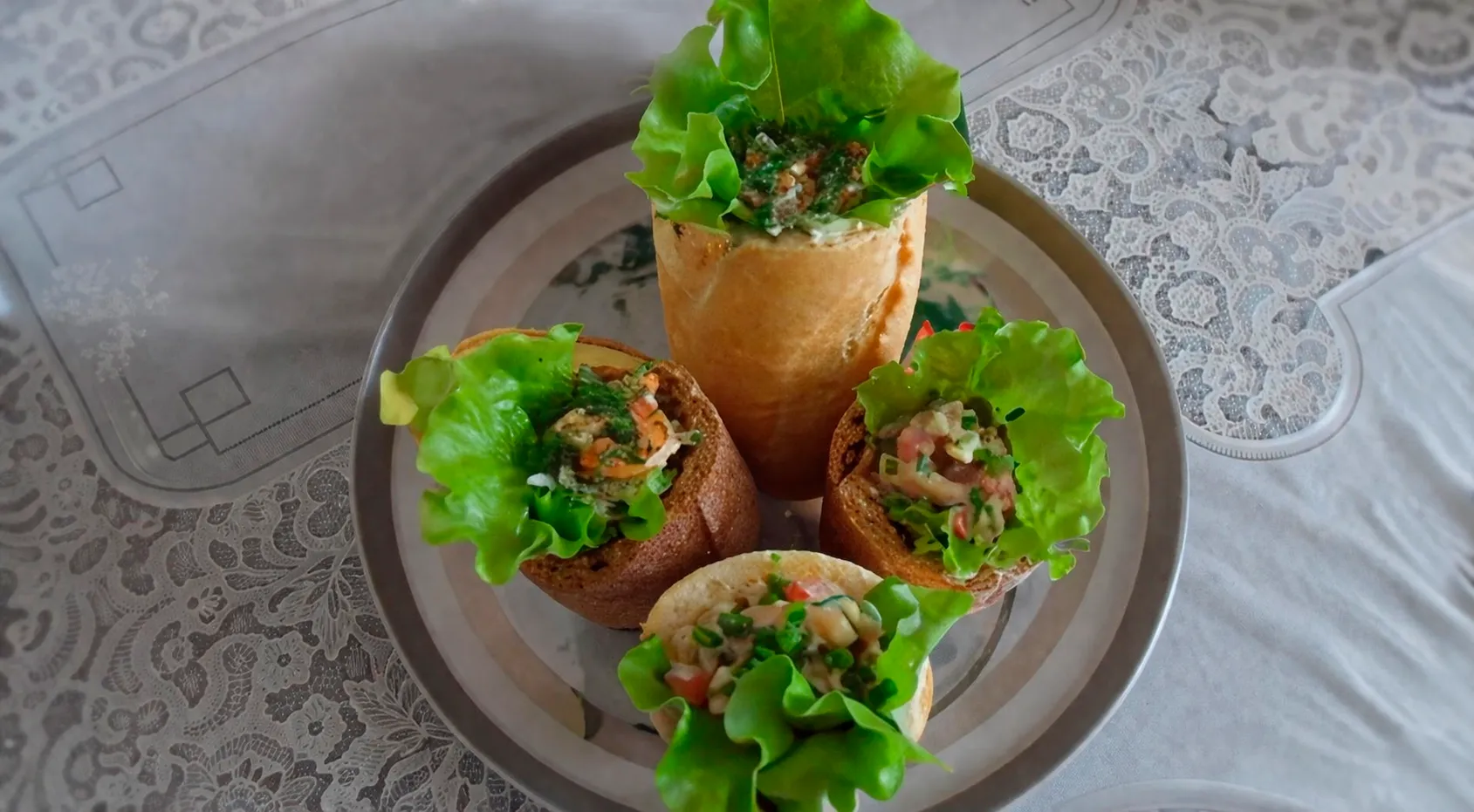 Хлебные кармашки с салатом