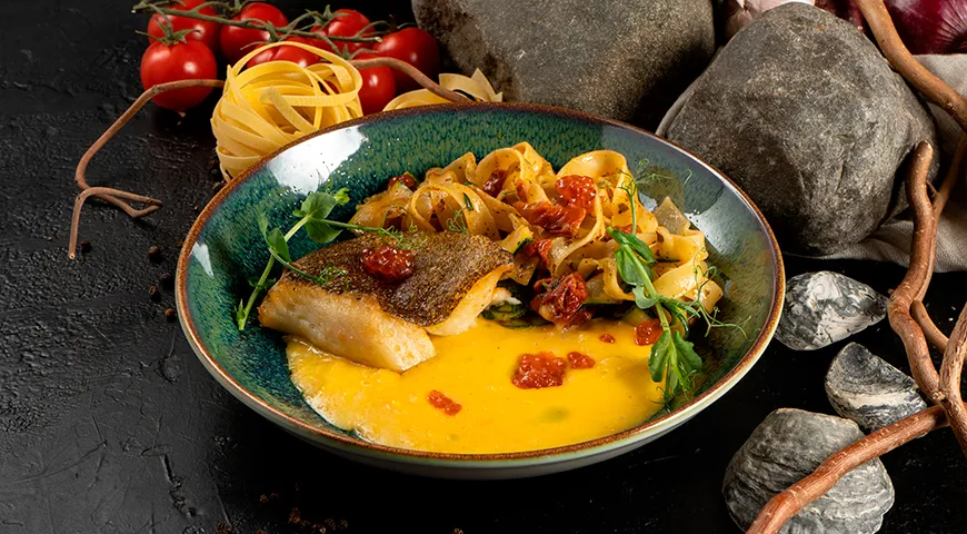 Запеченный палтус с голландским соусом