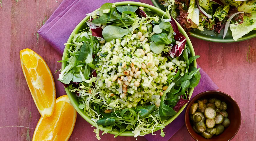 Зеленый салат с тартаром из цукини — красивая и вкусная летняя закуска