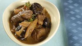 Рецепты с мясом, алкоголем и сухофруктами