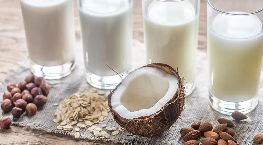 Растительное молоко – полезный, богатый витаминами продукт. Главное – не переборщите с подсластителями