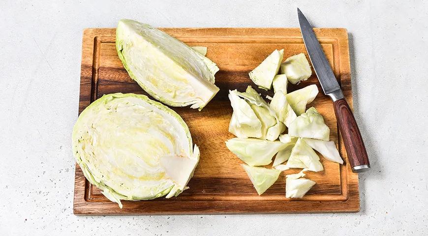 Жареная молодая капуста в яичной заливке