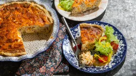 Открытый пирог с яйцом куриным