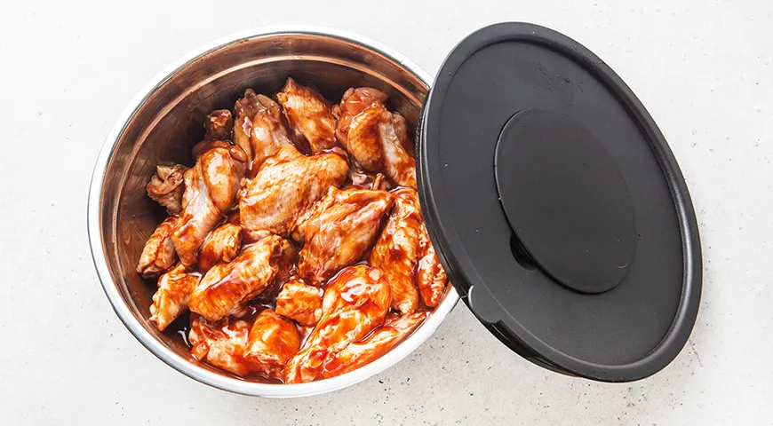 Крылышки в маринаде из кетчупа и соевого соуса в духовке