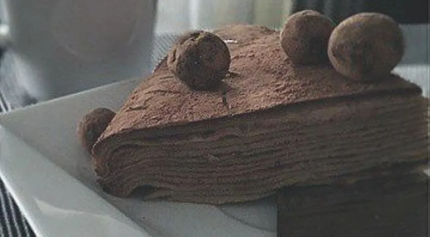 Готовим шоколадный торт из блинов с амаретто 