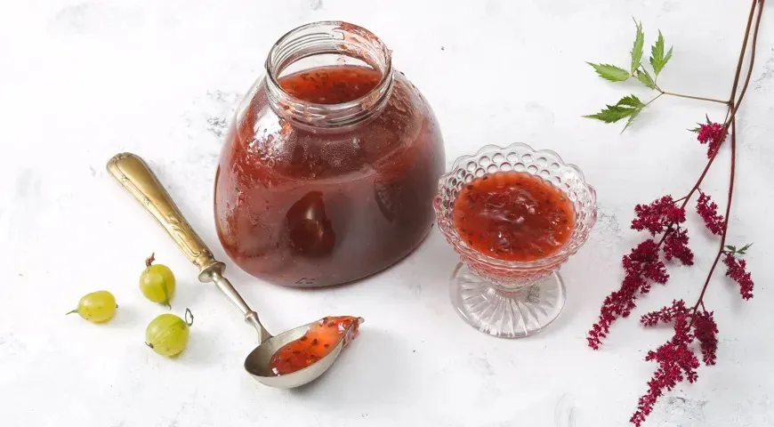 Простой конфитюр из крыжовника на зиму