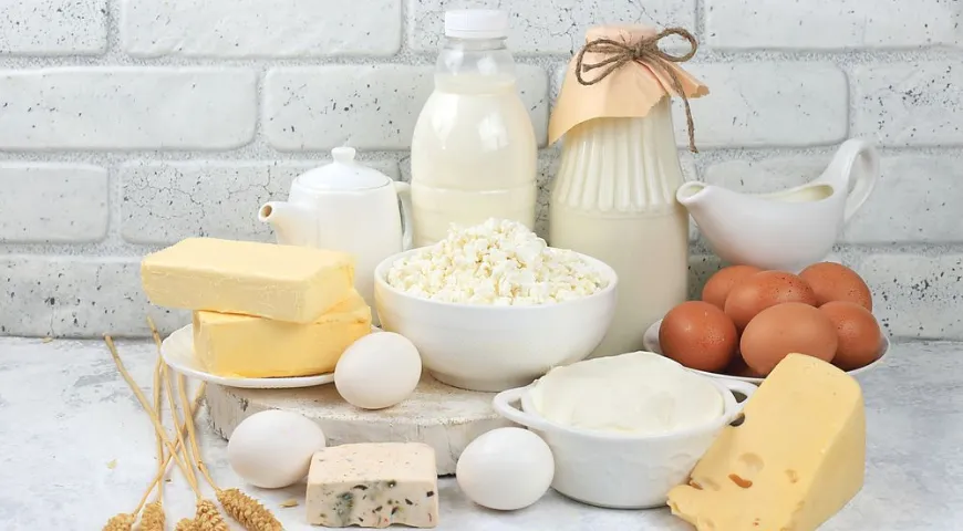 Вечерний перекус может включать не только яичный белок, но и другие источники аминокислот 