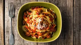 Спагетти с баклажанами и помидорами