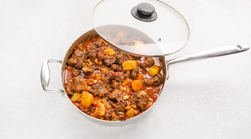 Мексиканское рагу с мясом, овощами и фасолью