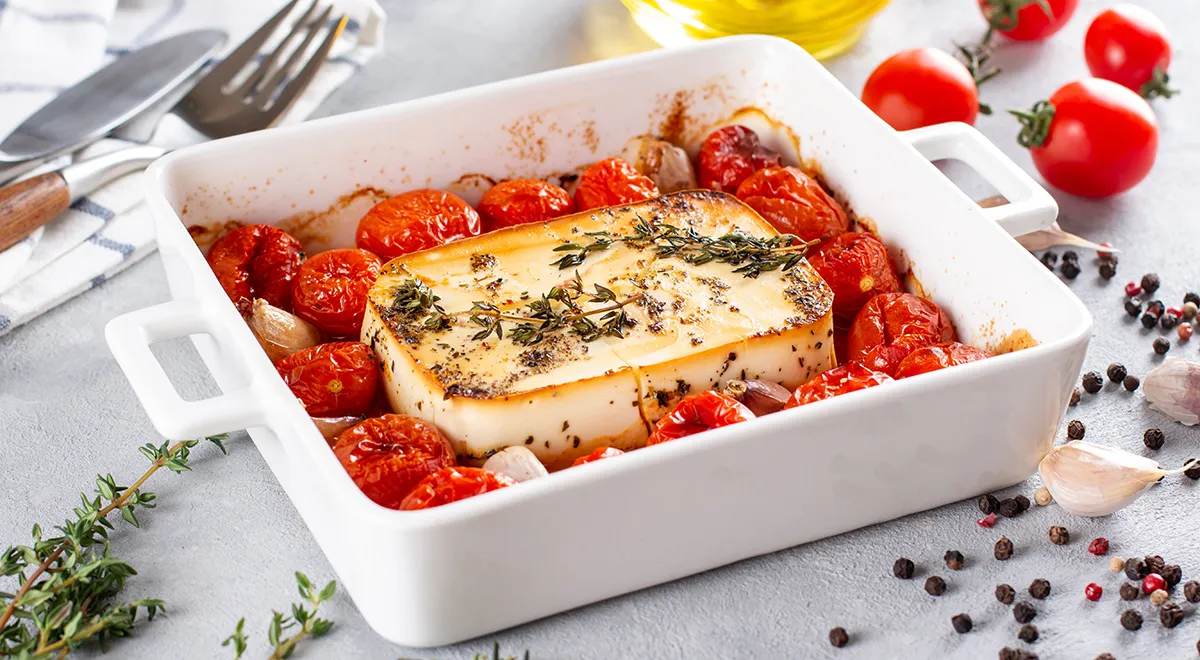 15 рецептов с фетой: от легких закусок до сытных горячих блюд