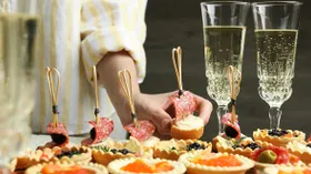 Быстрые закуски на 8 марта для фуршета с подругами: идеи на скорую руку