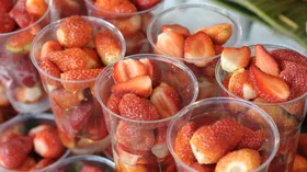 И это за пару ягод? В Москве нашли «филе» клубники для тех, кто не хочет напрягаться