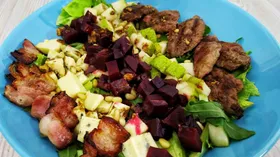 Салат с утиной грудкой и горчичной заправкой