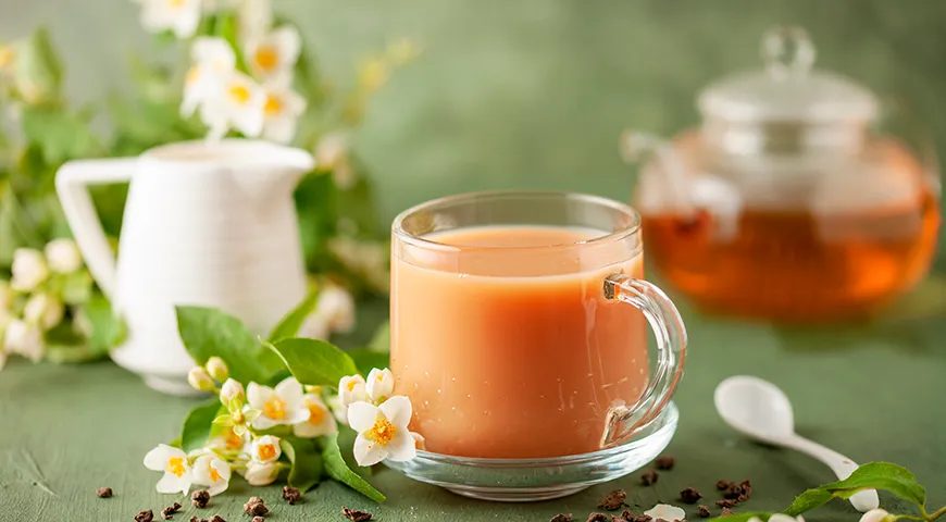 Готовый чай с молоком должен иметь однородный матовый цвет без расслоения, с мягким сливочно-чайным ароматом и сбалансированным вкусом