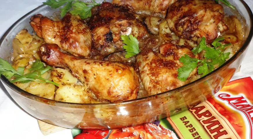 Курица, запеченная с картофелем и баклажанами