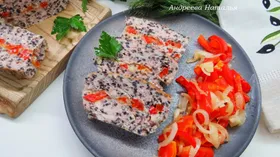 Куриная запеканка с черным рисом, моцареллой и болгарским перцем