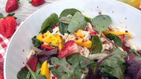 Простые рецепты с клубникой и птицей