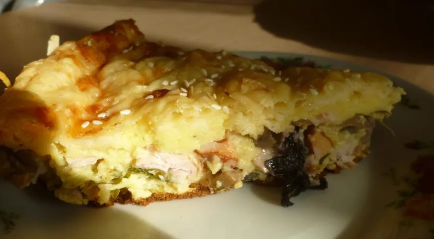 Сметанник с курицей и грибами