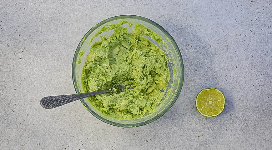 Гуакамоле с кукурузой