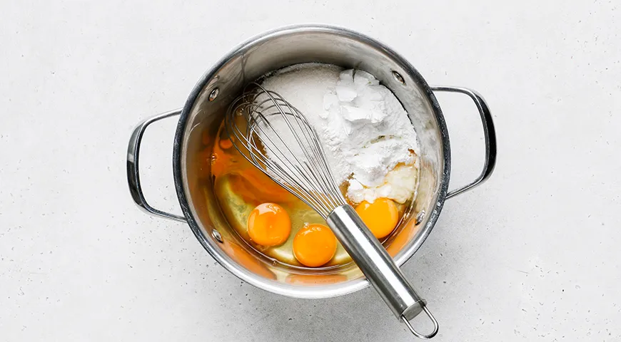 Торт «Наполеон» из слоеного дрожжевого теста