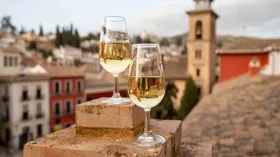 Что такое крепленое вино и с чем его правильно пить