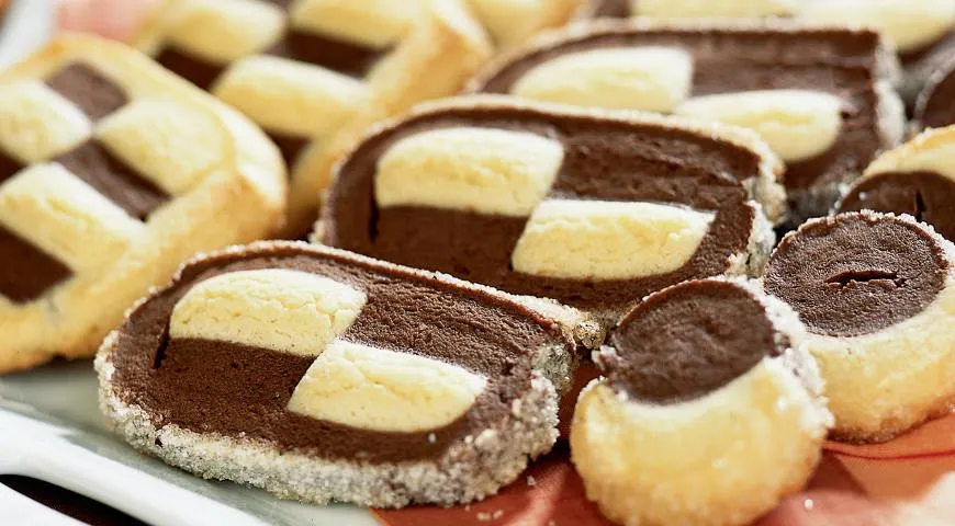 Печенье песочное шахматное