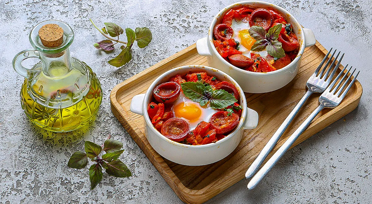 Шакшука с сардельками