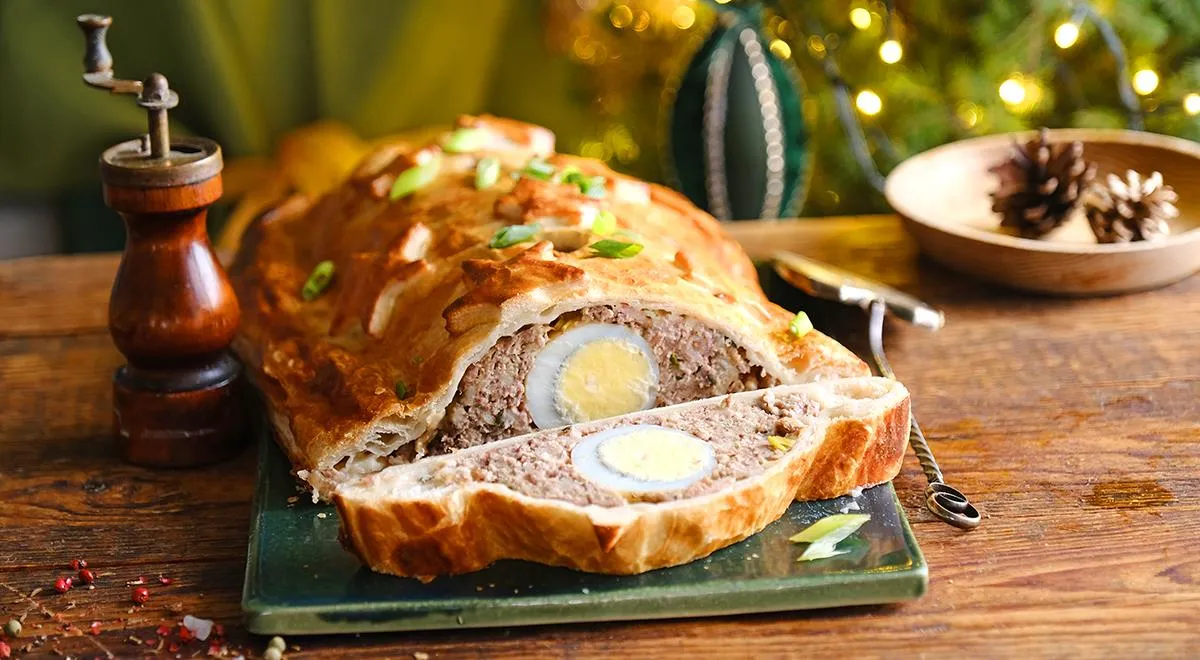 Рецепт пирога с фаршем, зеленью и яйцом