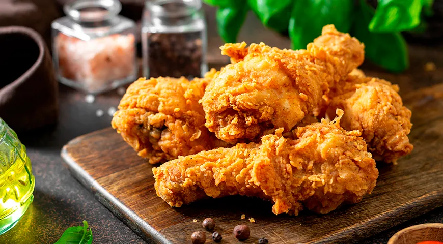 В американской гастрономии куриные голени являются ключевым компонентом блюда Southern Fried Chicken