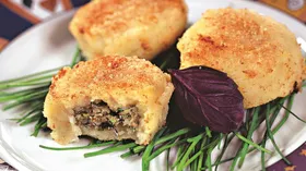Рецепты с яйцом куриным, картофелем и консервами