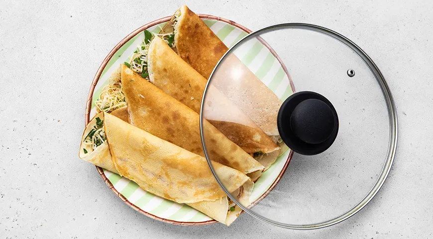 Блинчики с яйцом и сыром