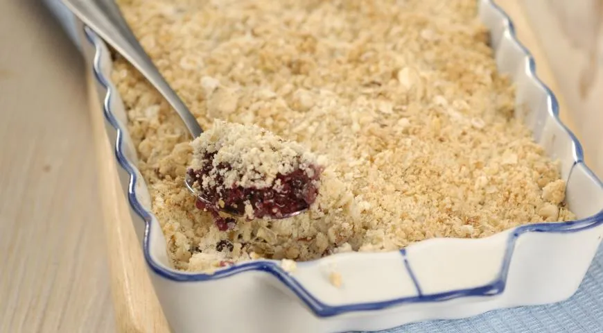Ежевичный крамбл