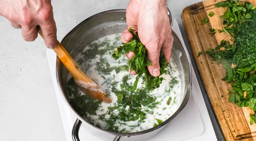 Катык отлично сочетается с укропом, кинзой, шпинатом, чабрецом