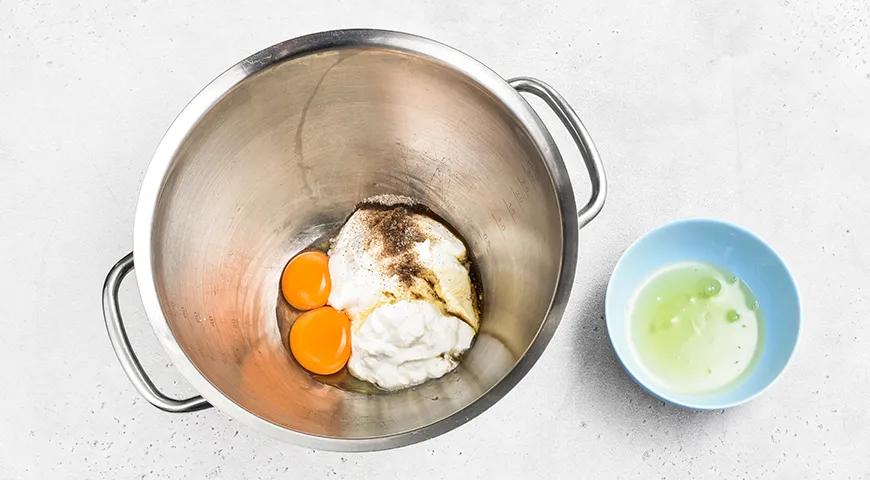 ПП шарлотка с яблоками и творогом