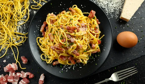Паста карбонара: как готовить правильную, неправильную и откуда название? Карбонарии ни при чем