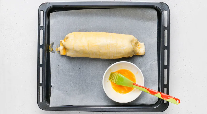 Свинина, запеченная в слоеном тесте