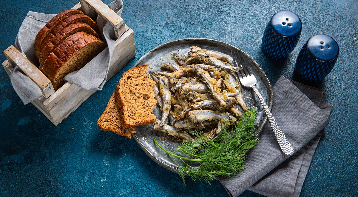 Рецепт тушеной мойвы с луком