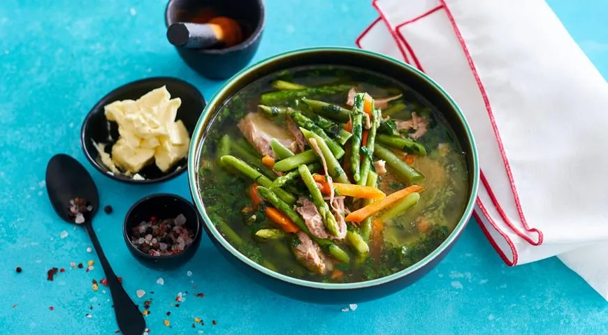 Летний суп из индейки с овощами