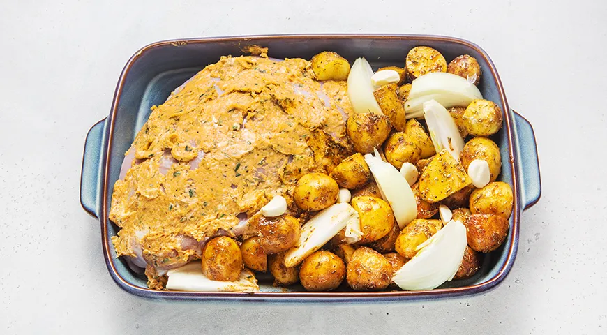 Запеченная грудка индейки с картофелем