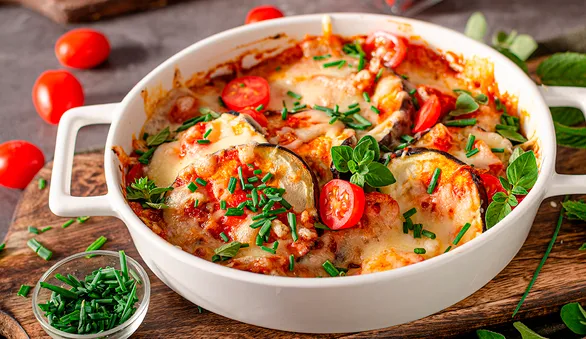 Простые блюда из баклажанов — 15 рецептов: бабагануш, капоната, рулетики и многое другое