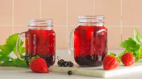 Рецепты с клубникой и чёрной смородиной