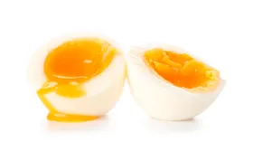 Яйцо куриное вареное всмятку: описание продукта