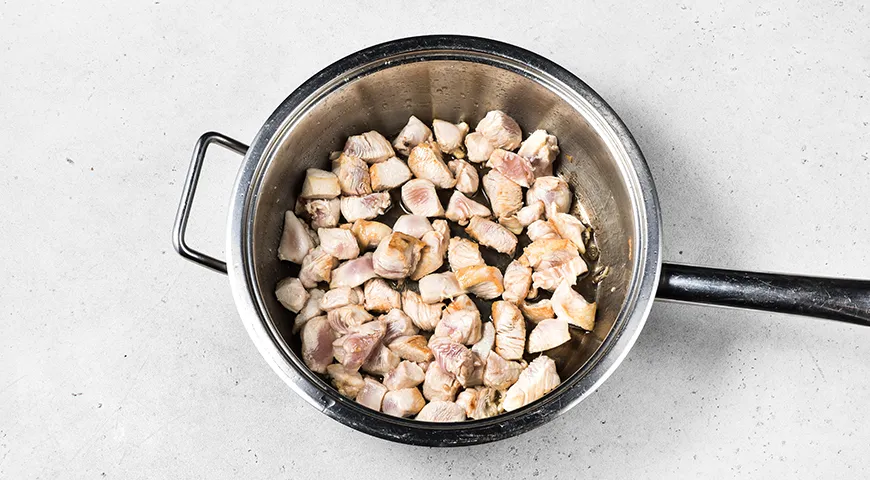 Гречка с курицей на сковороде