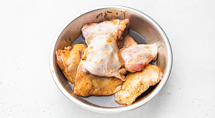 Куриные бедрышки в соевом соусе в духовке