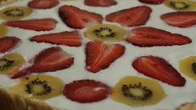 Рецепты с молочной продукцией, клубникой и киви