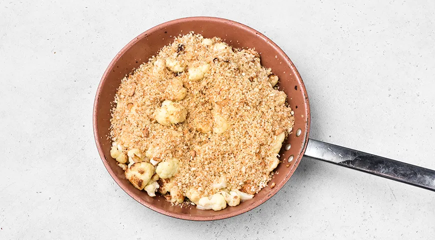 Цветная капуста с сухарями и чесноком