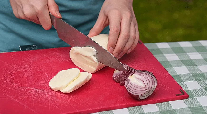 Пицца с пельменями