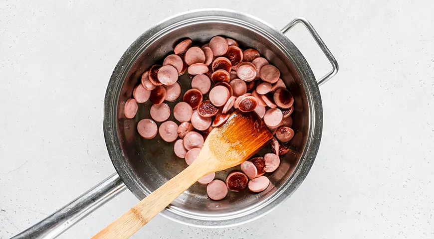 Мексиканская смесь с сосисками и рисом