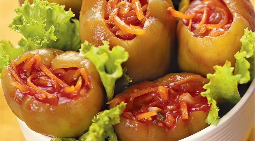 Фаршированные перцы в томатном соке на зиму